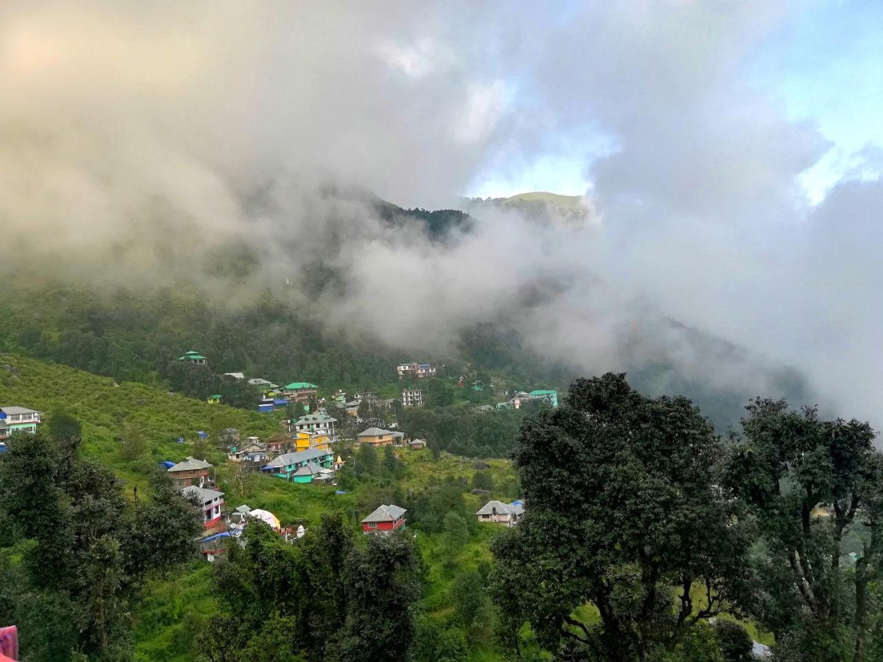 فندق دارامشالافي  The Unmad, Dharamkot المظهر الخارجي الصورة